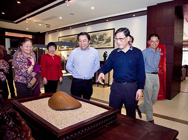 原浙江省省长柴松岳莅临公司